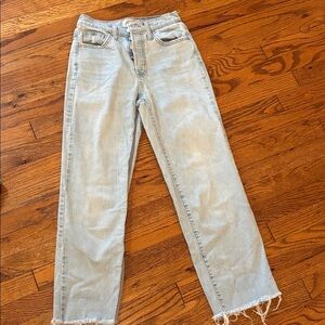 Universal Thread Light Wash Straight Leg Jeans